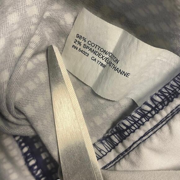 Gap Women's Navy Gingham Shorts - Size 8 - Classic Fit, Tailored Style - Picture 7 of 7